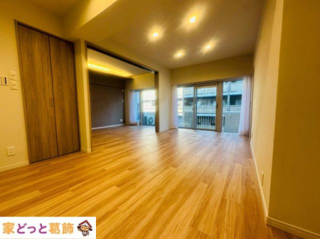 ���r���O ���r���O