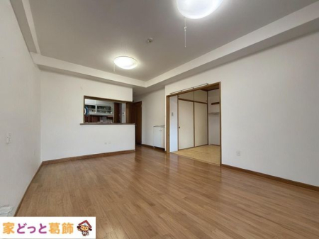 ���r���O ���r���O